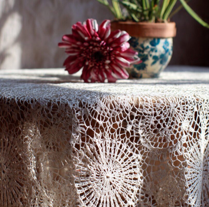 How to Make a Crochet Tablecloth Step by Step